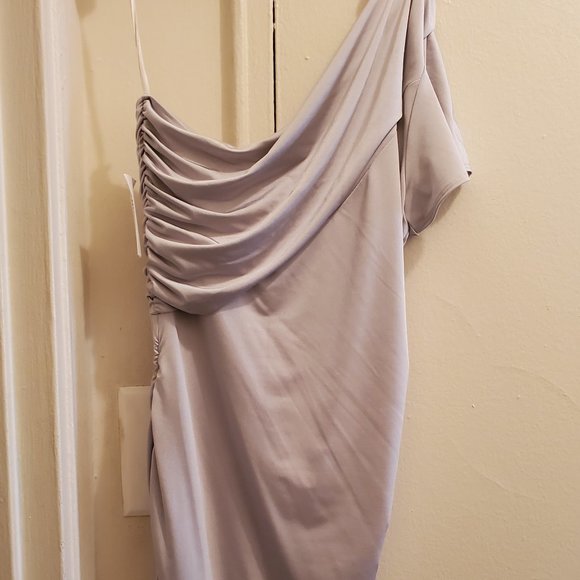 Off the shoulder Silver ruched dress - Picture 3 of 6